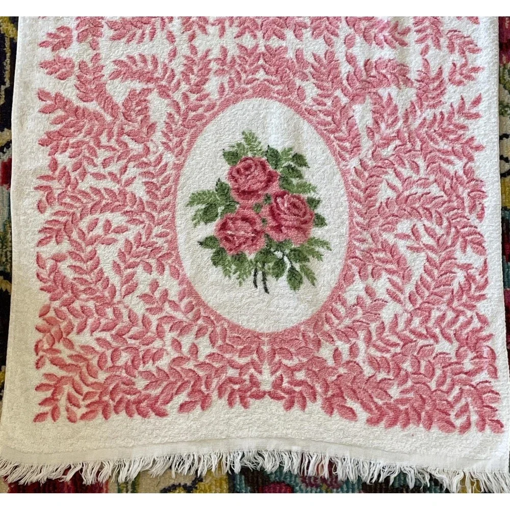Vintage 70s Cannon Royal Family Three Roses Bath Towel Fringe Pink Retro Mod